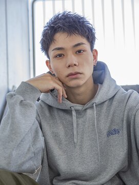 シティ(CITY) 小久保styleフェザーパーマフェザーショートグレーエンドカラー
