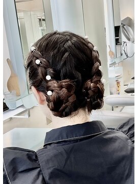 アウ美容室(au) 編み込みツインテール