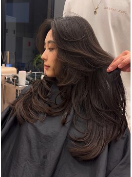 ヌエン 渋谷(NU/EN) 海外ガール風ロングレイヤーカット/バタフライカット/小顔カット