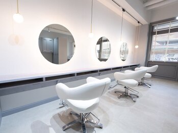 リオン(Re:on)の写真/落ち着いたプライベート空間で、ベテランスタイリストが大人女性の美しさを引き出します!