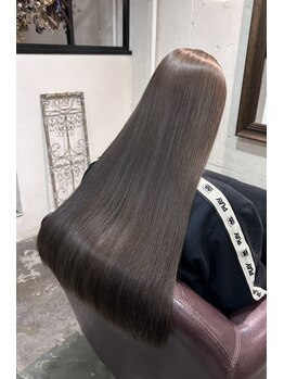 ステディー(Steady)の写真/髪の変化で、女性の印象はグッと変わる！白髪ぼかしハイライトで透明感のある発色、輝くような艶髪へ♪