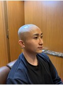 スキンヘッド　<理容室>