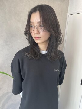 ミューバイケンジ(miu by KENJE) 韓国くびれヘア　レイヤーロング　アッシュカラー