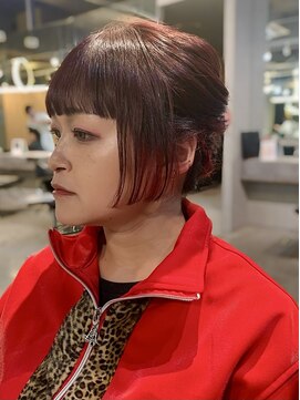 メイカ(MEIKA) 【 ぱつっと姫カット × レッドカラー 】浅野美紀