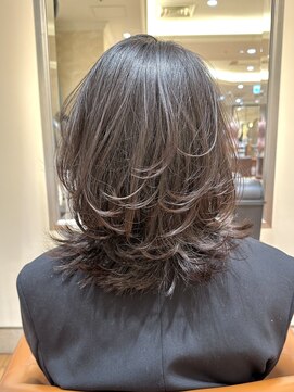 ビュートリアム265(BEAUTRIUM 265) ミディアムレイヤー/レイヤーカット/銀座/ウルフカット/黒髪