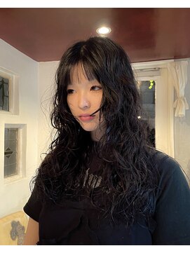 チクロ(ticro) 【チクロ】くせ毛風黒髪オン眉レイヤーパーマ