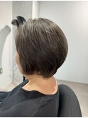 白髪ぼかしブリーチ無しグレージュ×手入れ簡単ショートボブ