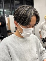 ハイライトセンターパートメッシュダブルカラーツーブロック