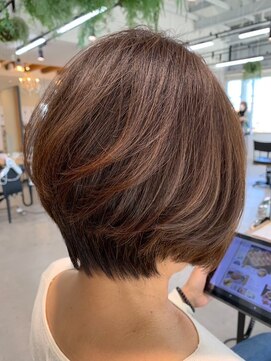 グランデュール 東静岡池田店(GRANDEUR) 東静岡ショートボブくびれショートイルミナカラー顔周りレイヤー