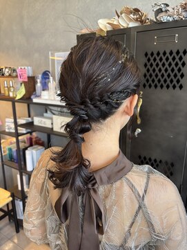 アチーブリス(achieve Liss) お呼ばれ編みおろしヘア