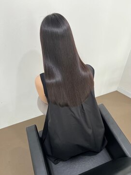 イオエ 元町(ioe) 前髪/暗髪カラー/艶カラー/小顔カット/髪質改善/縮毛矯正/黒髪