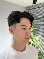 クアルト(Cuarto)&nbsp;くせ毛を活かした大人センターパート