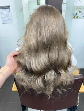 ヴィフ 大船(VIF) ホワイトグレージュ