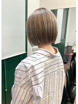 プチメゾントウキョウ(Petit Maison Tokyo)&nbsp;ホワイトグレージュ_内巻きボブ