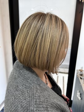 ウタ(uta) 白髪染を卒業して発色良いファッションカラーへ