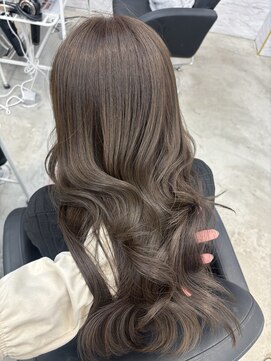 クム(kumu) ◎大人韓国風レイヤーカット×ブリーチなしベージュ