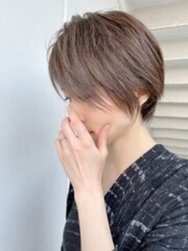 ルーファス 下北沢(Ruufus) 白髪ぼかし×大人ショート/40代50代/上品ナチュラル