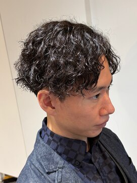エリマ 横浜西口(elima) 縦落ちスパイラルパーマのセンターパート◎