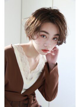 エクリ 麻布十番(equri) 30代に人気！大人のシフォンショートボブ