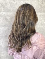 ワンズ(One’s)&nbsp;ハイライトカラー×シナモンベージュ