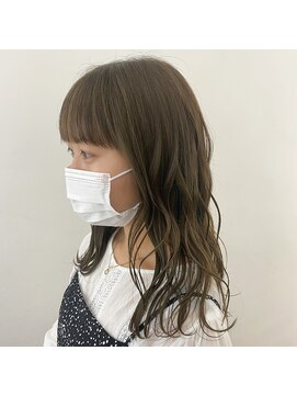 ハロウ オリーブグレージュ
