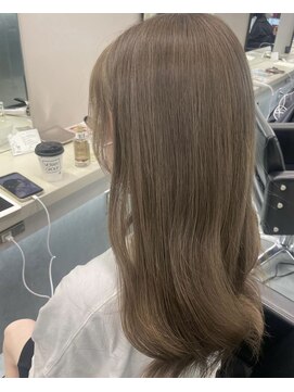 リリー(Lilley) 韓国ヘア×ブリーチカラー×透明感カラー