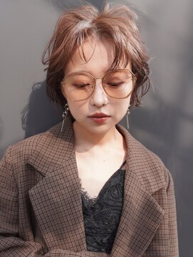 ノラ ウメダ(NORA UMEDA) 【NORA UMEDA 高木】２０代３０代◎センターパートショートヘア