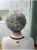 綺麗なグレイヘアー