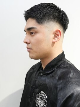 ルックグッドストア タカラヅカ(LOOK GOOD STORE TAKARAZUKA) アップバングスキンフェードダークアッシュブラック0606