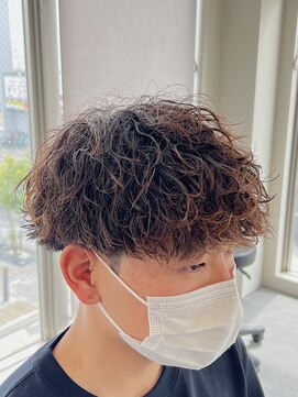 バース バイ ハピネス(BIRTH by happiness) ツイストスパイラルパーマツイストパーマメンズマッシュパーマ