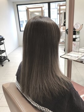 レア(l'ea) 赤味撲滅！グレージュ