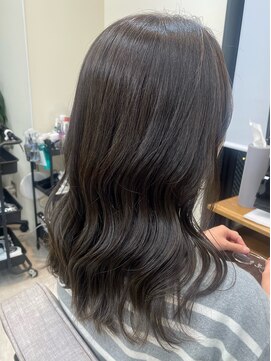 バッカ 横浜桜木町店(BACCA) アッシュグレー、ミディアムロブ