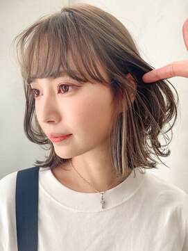 アイティー バイ アルバム 中野店(IT by ALBUM) レイヤーカット_ホワイトアッシュエアリーミディ_ba315951