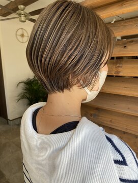 リノ 辻堂(lino) ハイライトをいかしたボブスタイル