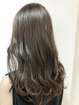 リベラ(LIBERA) 秋にオススメ暗め透明感ベージュカラー《TARO》