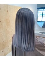 ワンバイワン(One×One)&nbsp;【花菜】グレージュバレイヤージュ