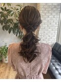 ローポニーヘアアレンジ