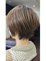 イエロー フォー ヘアー(Yellow for hair) ショートボブ
