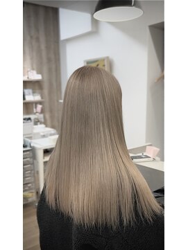 リノショアーズ 元町店(RINOSHORES) 20代30代40代大人可愛いミルクティーグレージュ透明感