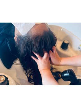 〈スッキリ×頭皮環境改善〉頭皮の汚れを除去しながら、血行促進効果で目の疲れや頭の重みもスッキリ＊