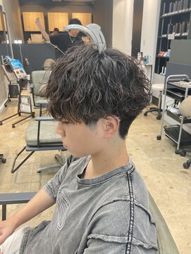 アロー 船橋店(AROH) MEN’S HAIR/波巻ツイストスパイラル/フェザーパーマ/船橋