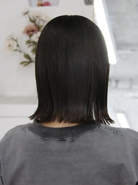 ロアー ヘアー マックイーン 流山おおたかの森店(RAWR hair McQueen) 【RAWR】くびレイヤーエモージュ　イメチェン　外ハネボブ
