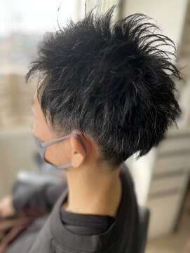 コア フィール ア デイ(COIFFURE A DAY) 【アップバングショート】