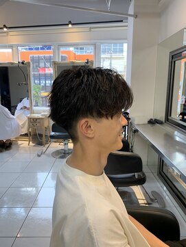 アイズ 海老名(AIZU) センターパートカルマパーマ波巻きパーマ波巻きスパイラルパーマ