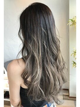 ルッソリベラ 池袋(Lusso libera) ゆる巻きロング ハイトーンカラー◎30代40代50代