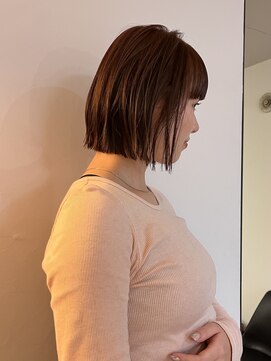 カルテ(QUARTE) 柔らかい切りっぱなしボブ