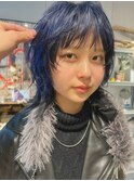 深いブルーカラー
