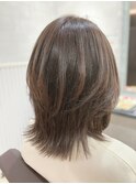 アッシュ系カラーで抜け感抜群☆ミディアムレイヤー