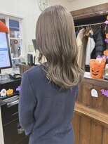 ジャストビューティー リアリー(just beauty Really)&nbsp;グレージュ×巻き髪ヘア【横須賀中央 Really】