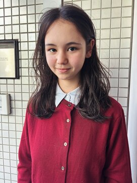 ラパンセヴェール(LA PENSEE VERT) ミディアムカット、レイヤーカット顔まわりカット